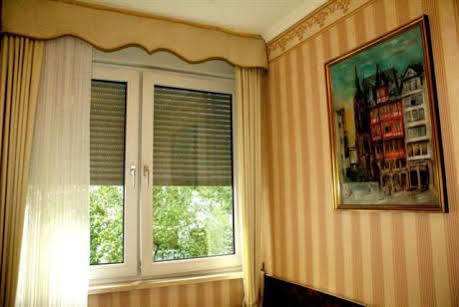 Hotel Mozart Francoforte sul Meno Esterno foto